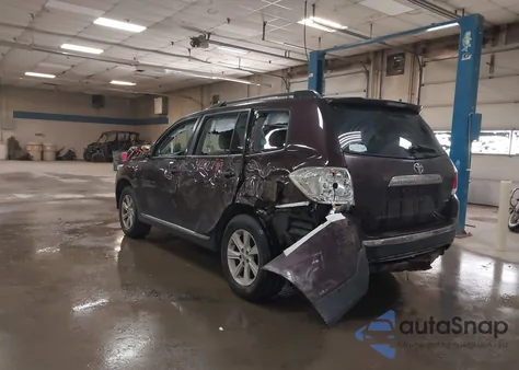 2013 Toyota Highlander Base Plus V6 z USA, uszkodzony, nr VIN 5TDBK3EH8DS209394